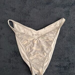 Abercrombie & Fitch Cream and Blue Bikini Timeless Elegance